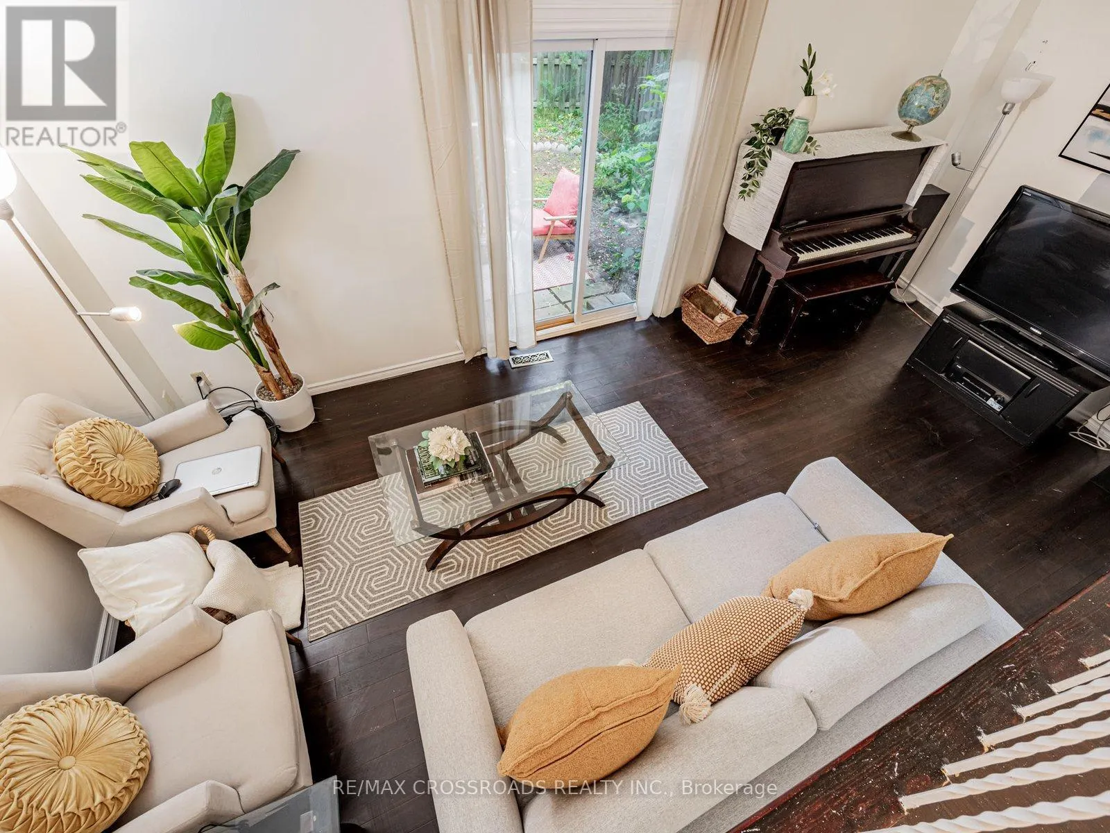 58 - 120 BEVERLY GLEN BOULEVARD