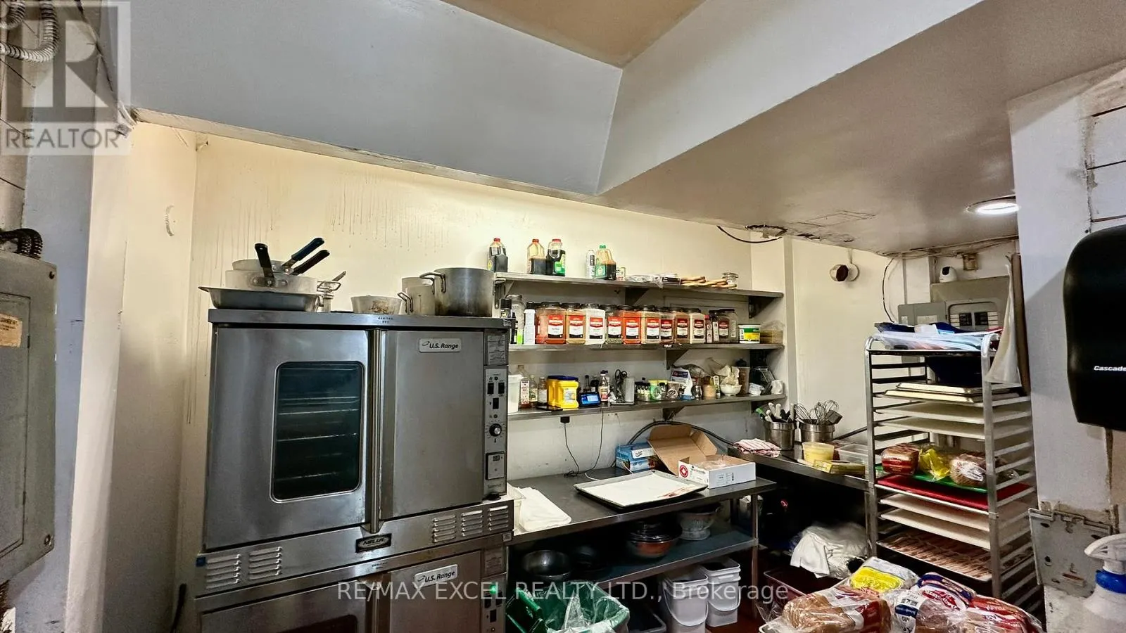2162 QUEEN STREET E