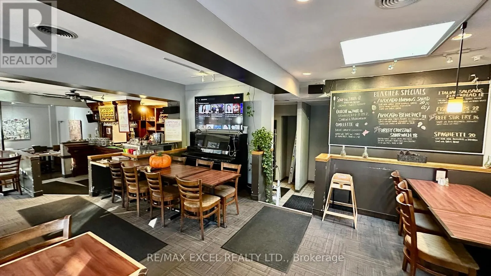 2162 QUEEN STREET E