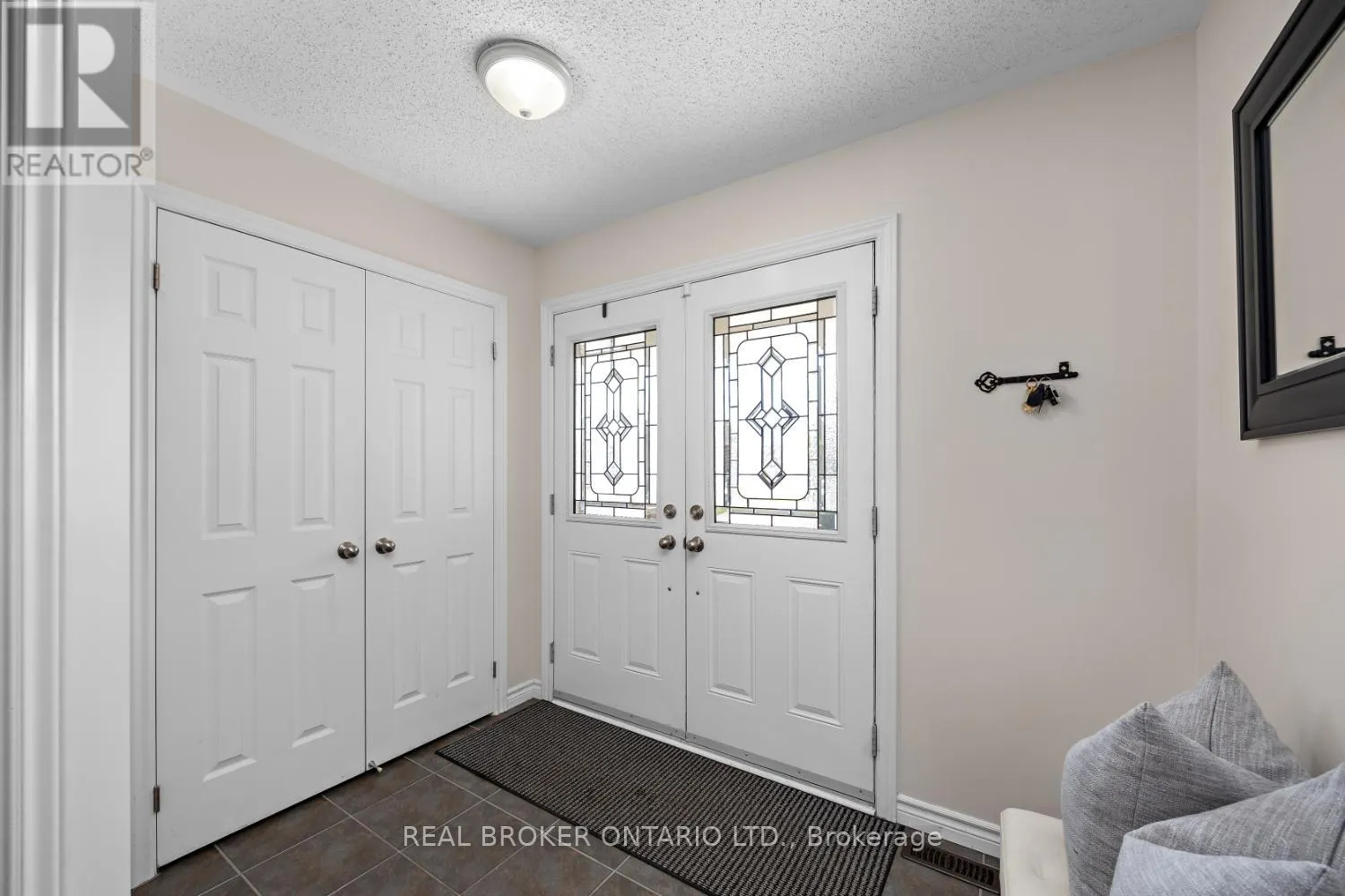 615 OXBOW CRESCENT
