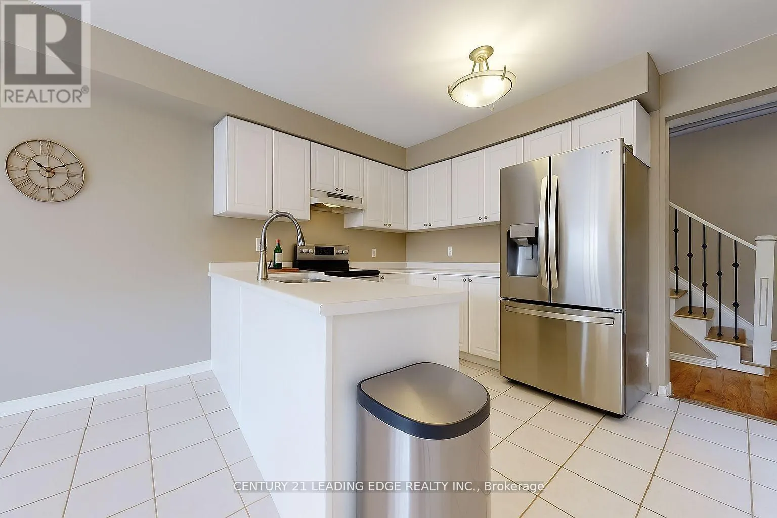 929 GLENBOURNE COURT