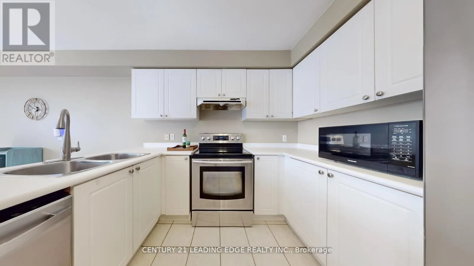 929 GLENBOURNE COURT