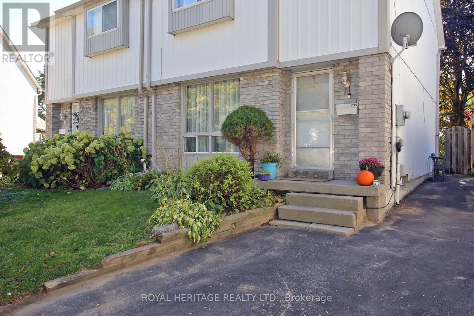 205 NORTHMINSTER COURT
