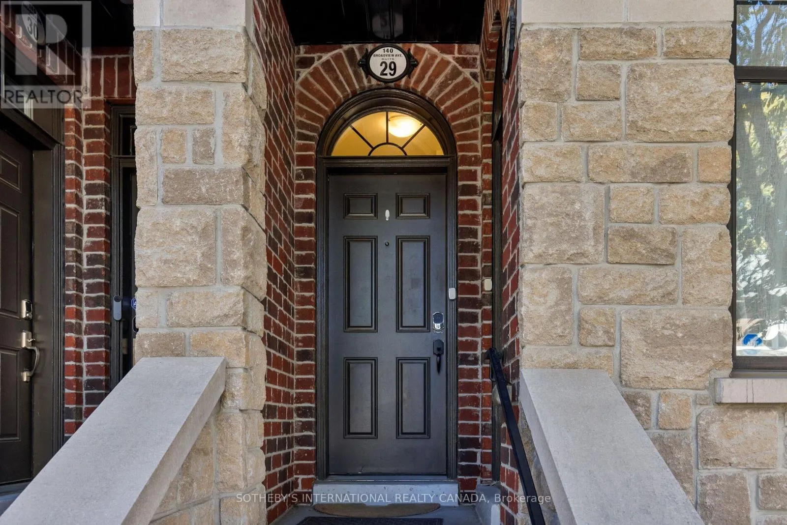 29 - 140 BROADVIEW AVENUE