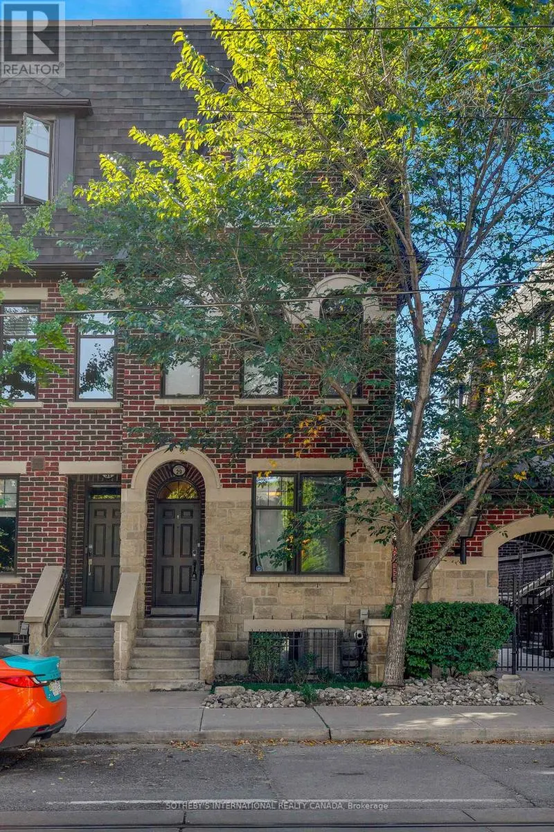 29 - 140 BROADVIEW AVENUE