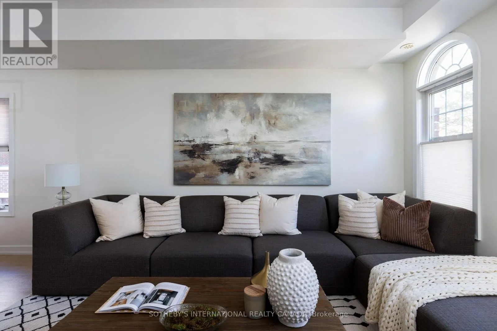 29 - 140 BROADVIEW AVENUE