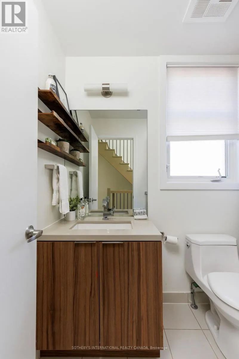 29 - 140 BROADVIEW AVENUE