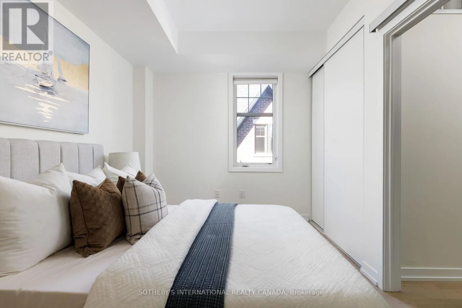 29 - 140 BROADVIEW AVENUE