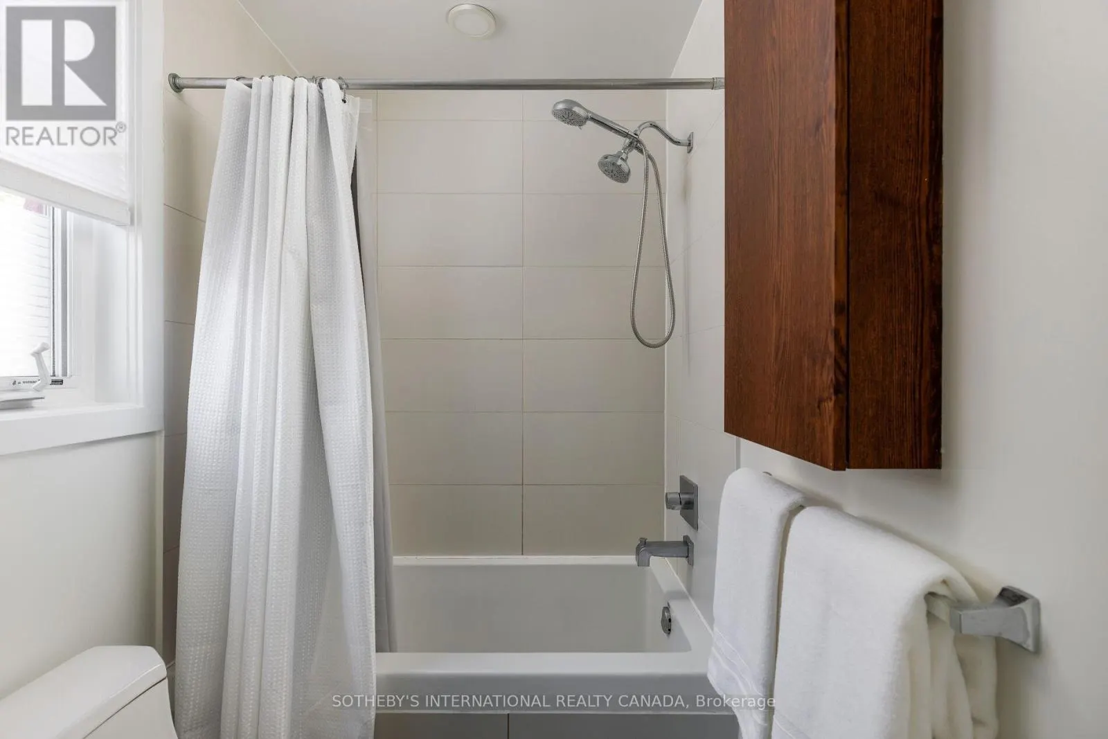 29 - 140 BROADVIEW AVENUE