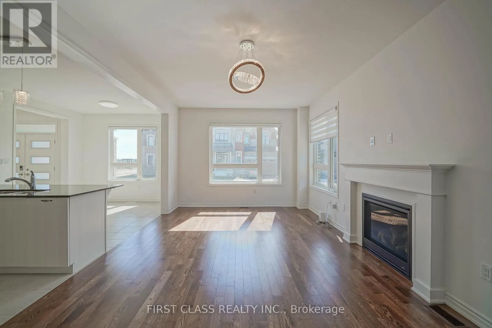 1475 MOCKINGBIRD SQUARE