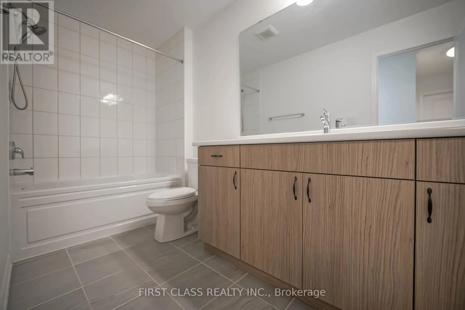 1475 MOCKINGBIRD SQUARE