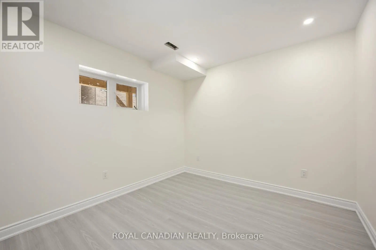 BSMT - 3 BRODEN CRESCENT