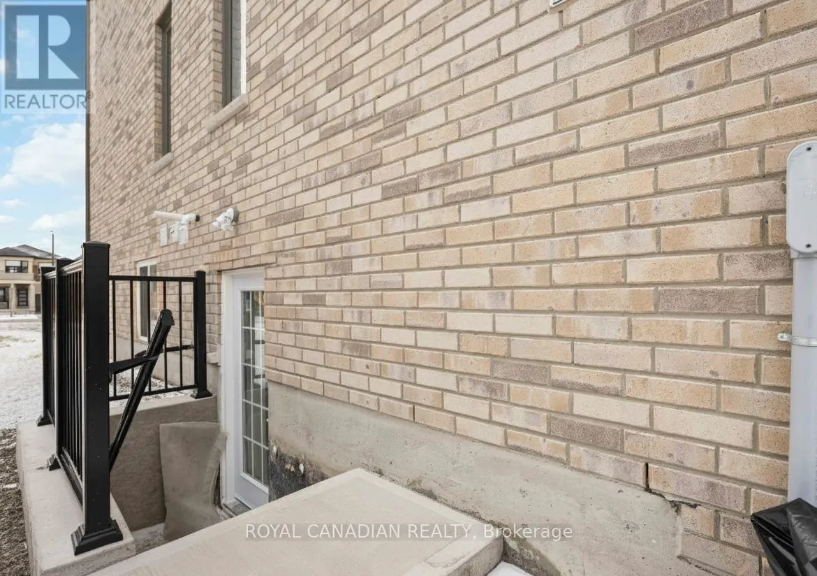 BSMT - 3 BRODEN CRESCENT