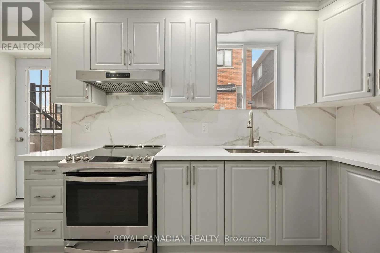 BSMT - 3 BRODEN CRESCENT