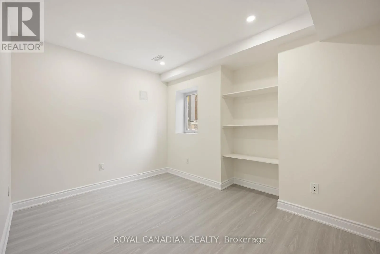 BSMT - 3 BRODEN CRESCENT