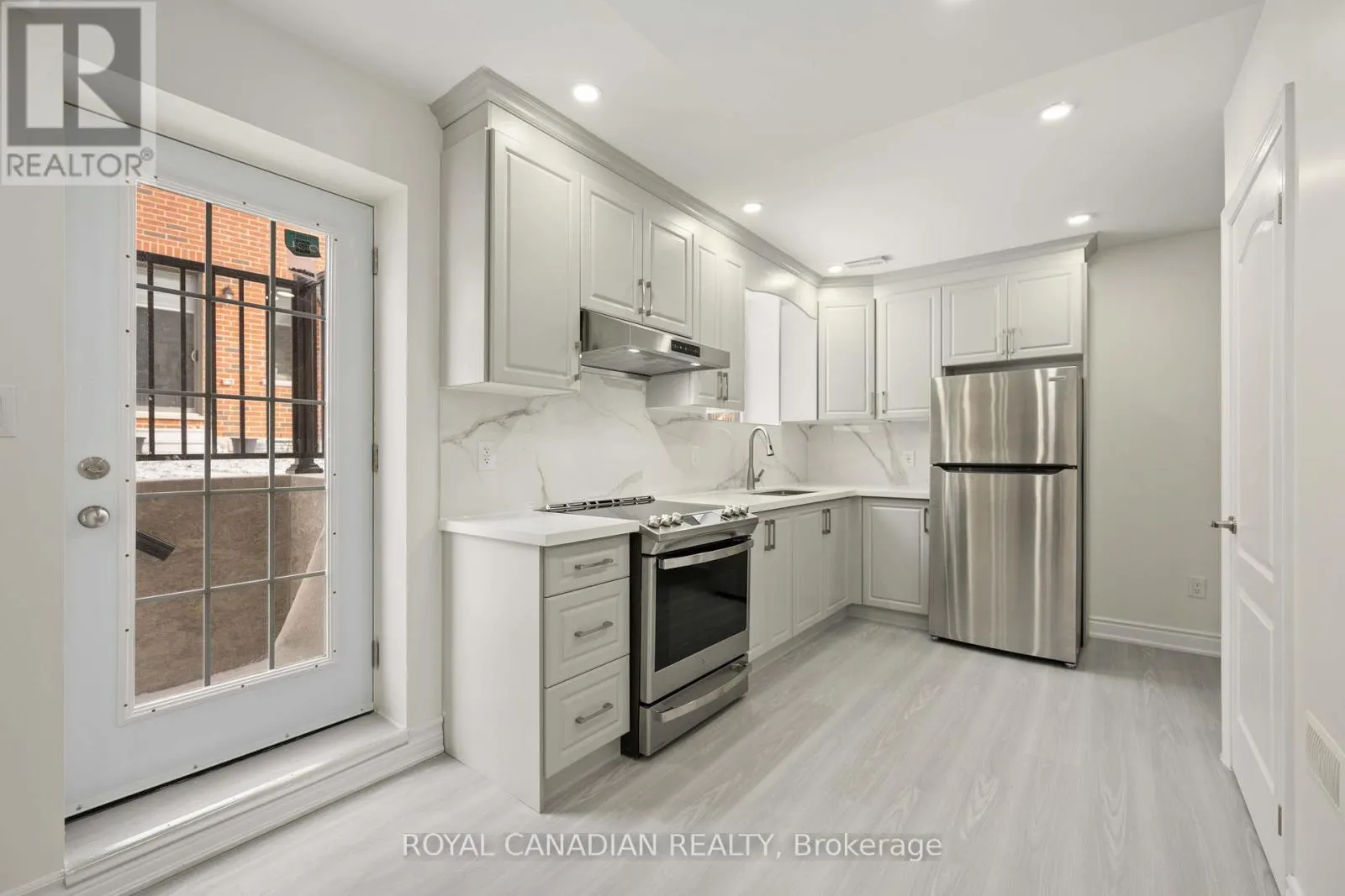 BSMT - 3 BRODEN CRESCENT