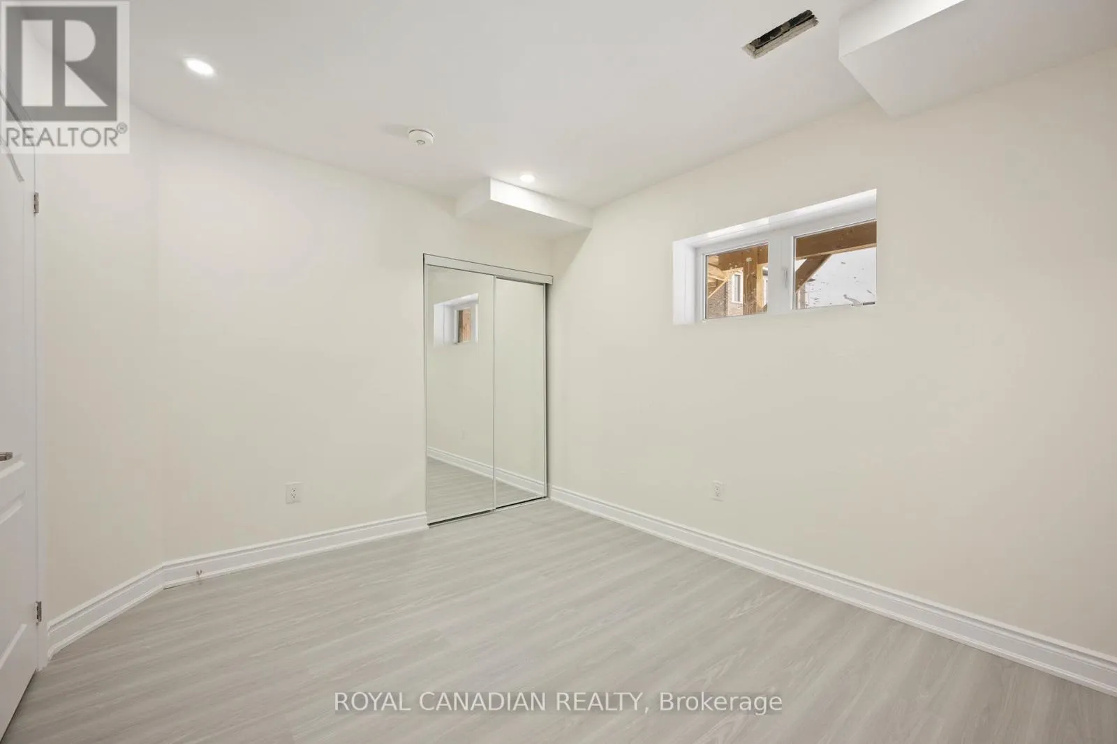 BSMT - 3 BRODEN CRESCENT