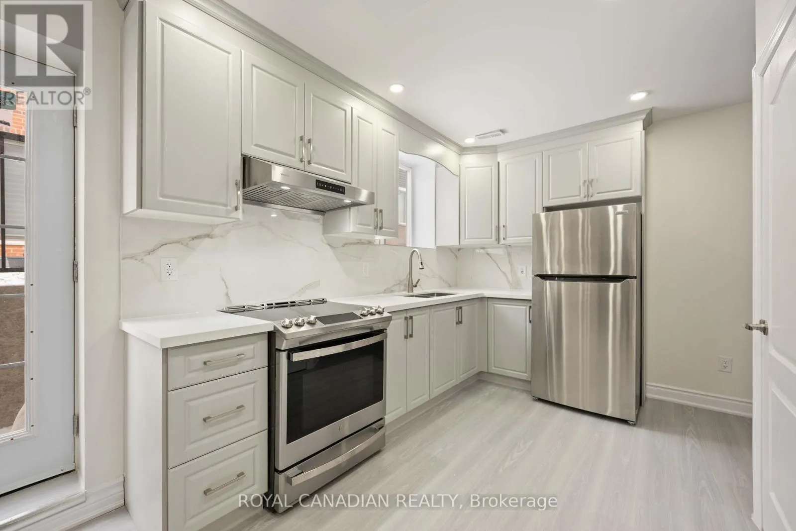 BSMT - 3 BRODEN CRESCENT