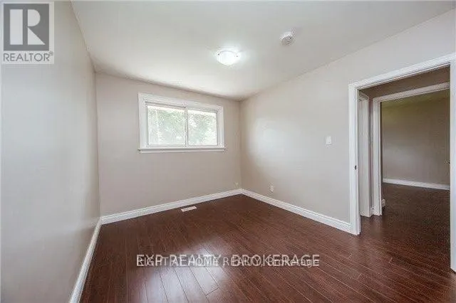 709 GILBERT STREET W