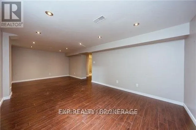 709 GILBERT STREET W