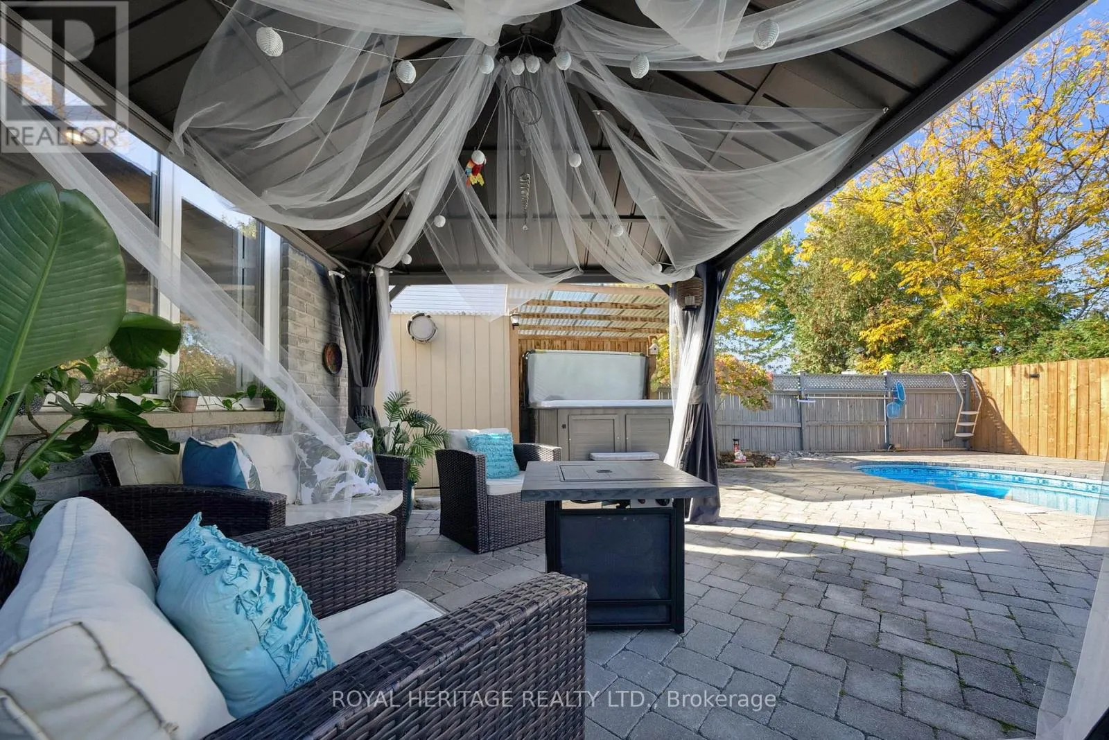 46 LOWNIE COURT