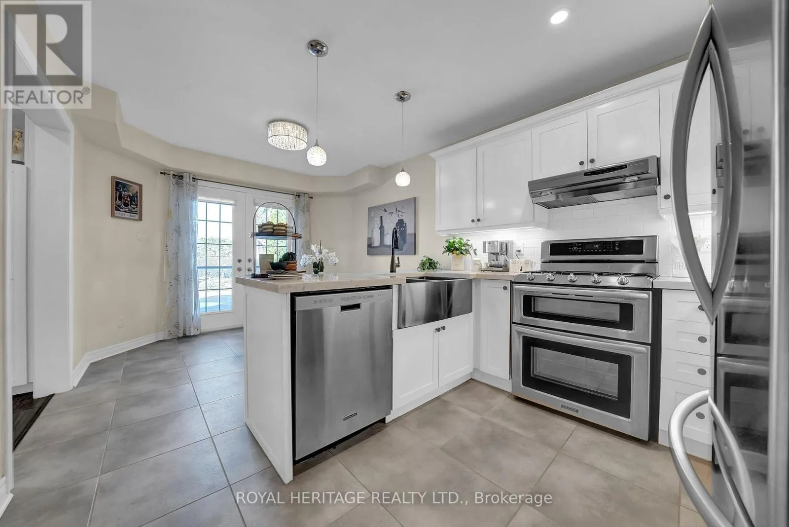 46 LOWNIE COURT