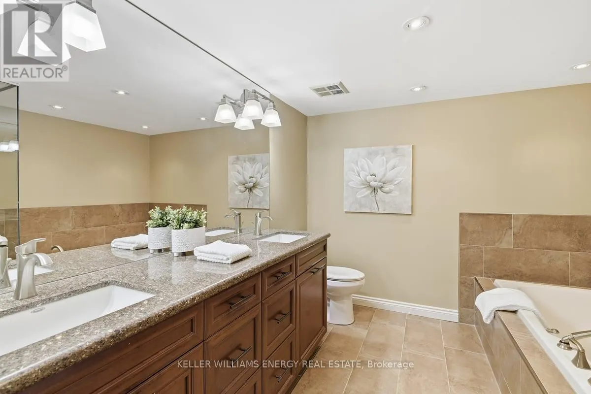 1004 - 700 WILSON ROAD N, #1004