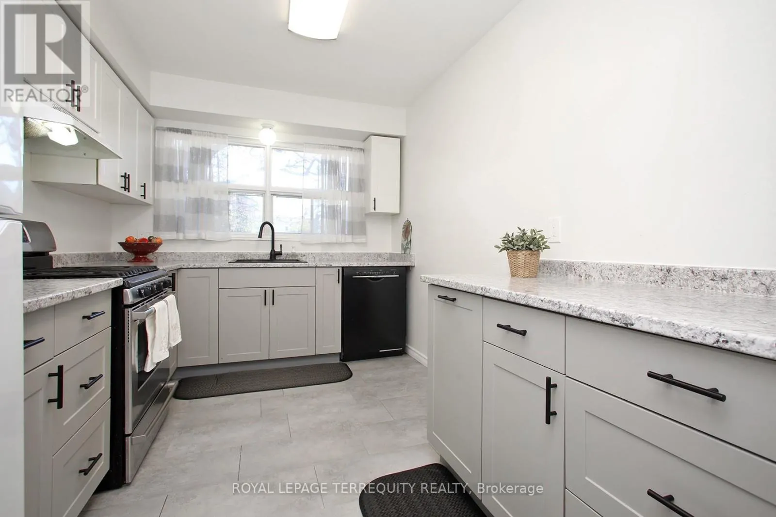 87 ANDREA ROAD
