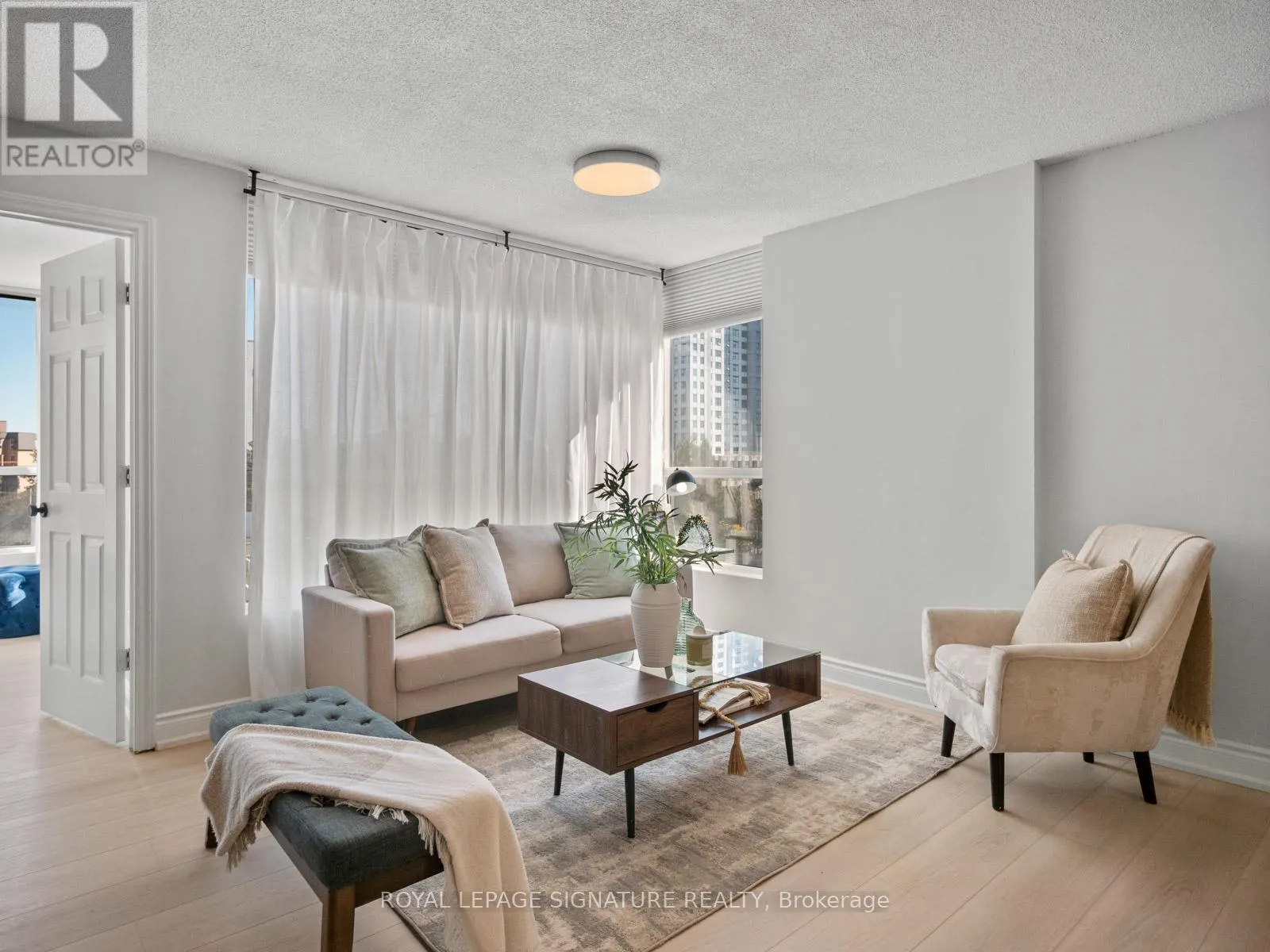 519 - 3050 ELLESMERE ROAD