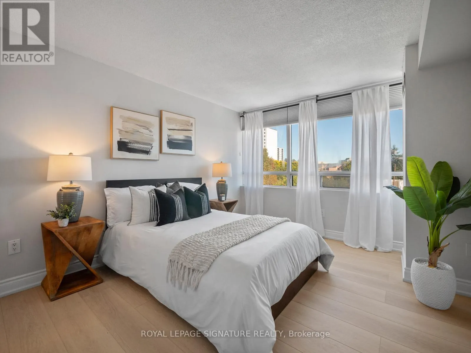 519 - 3050 ELLESMERE ROAD
