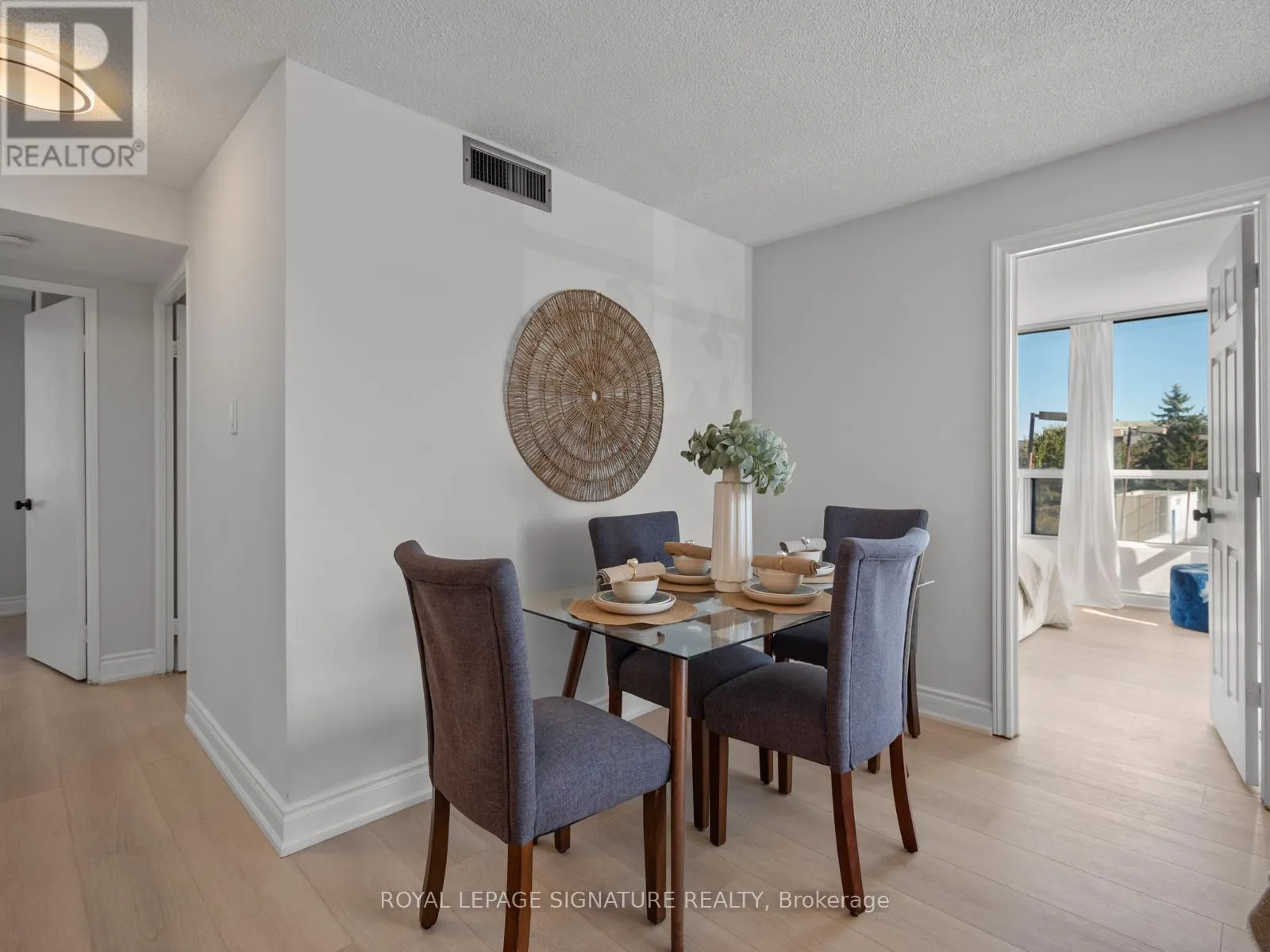 519 - 3050 ELLESMERE ROAD