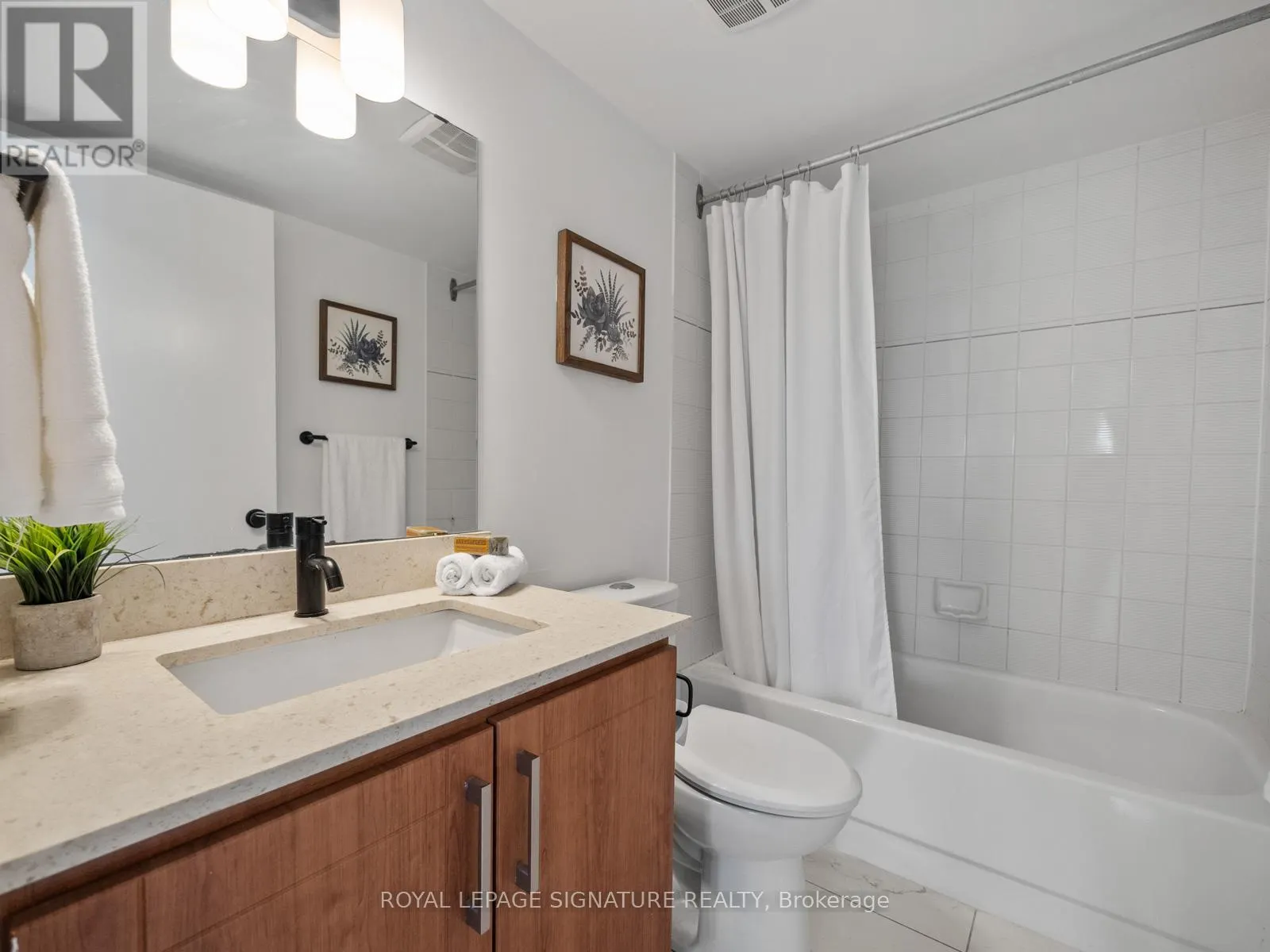 519 - 3050 ELLESMERE ROAD