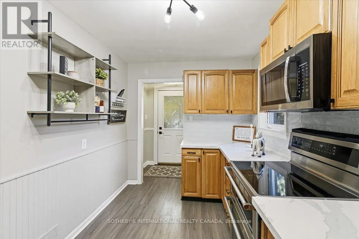 10 ROOSEVELT AVENUE