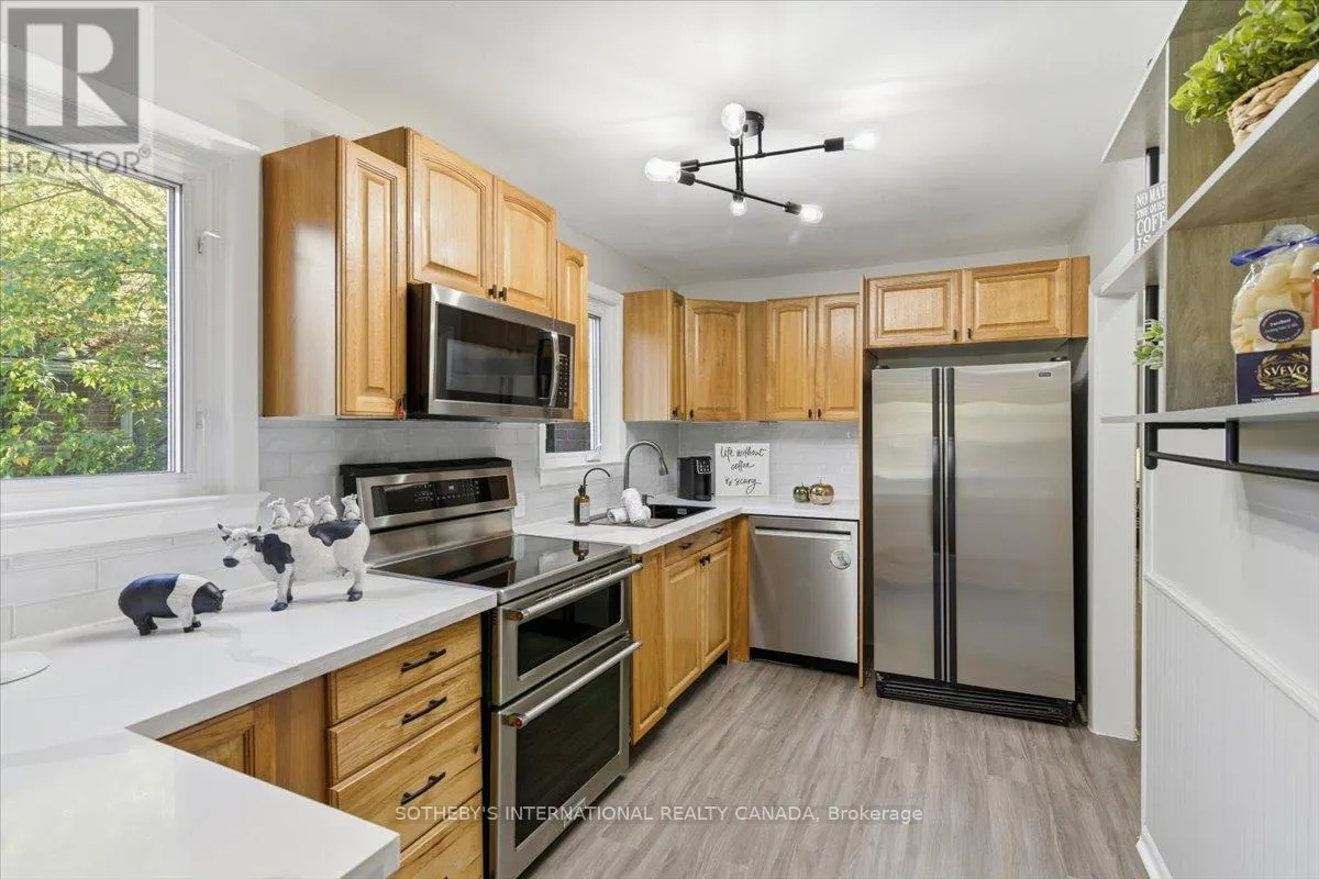 10 ROOSEVELT AVENUE