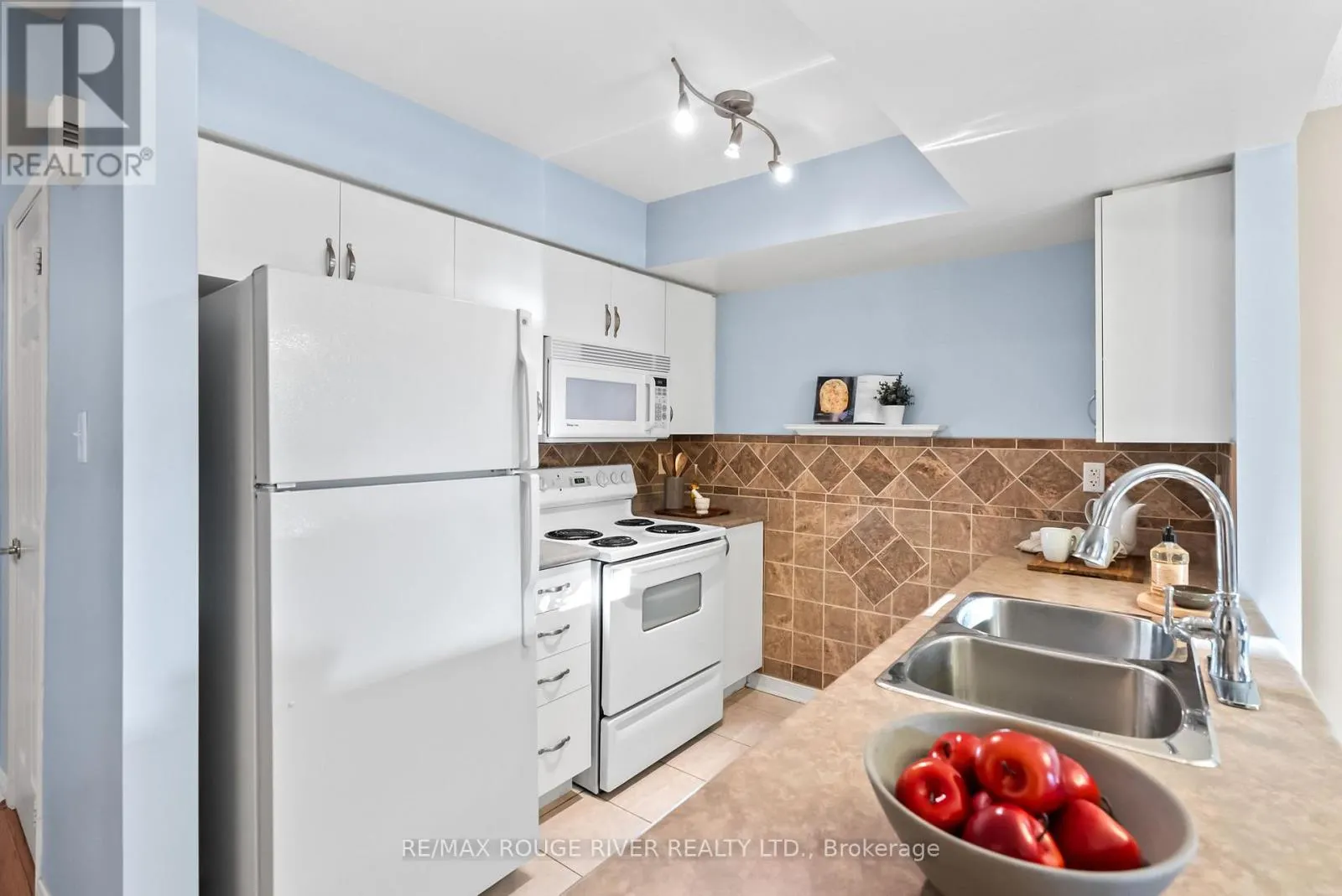 1 - 12 PETRA WAY, #1