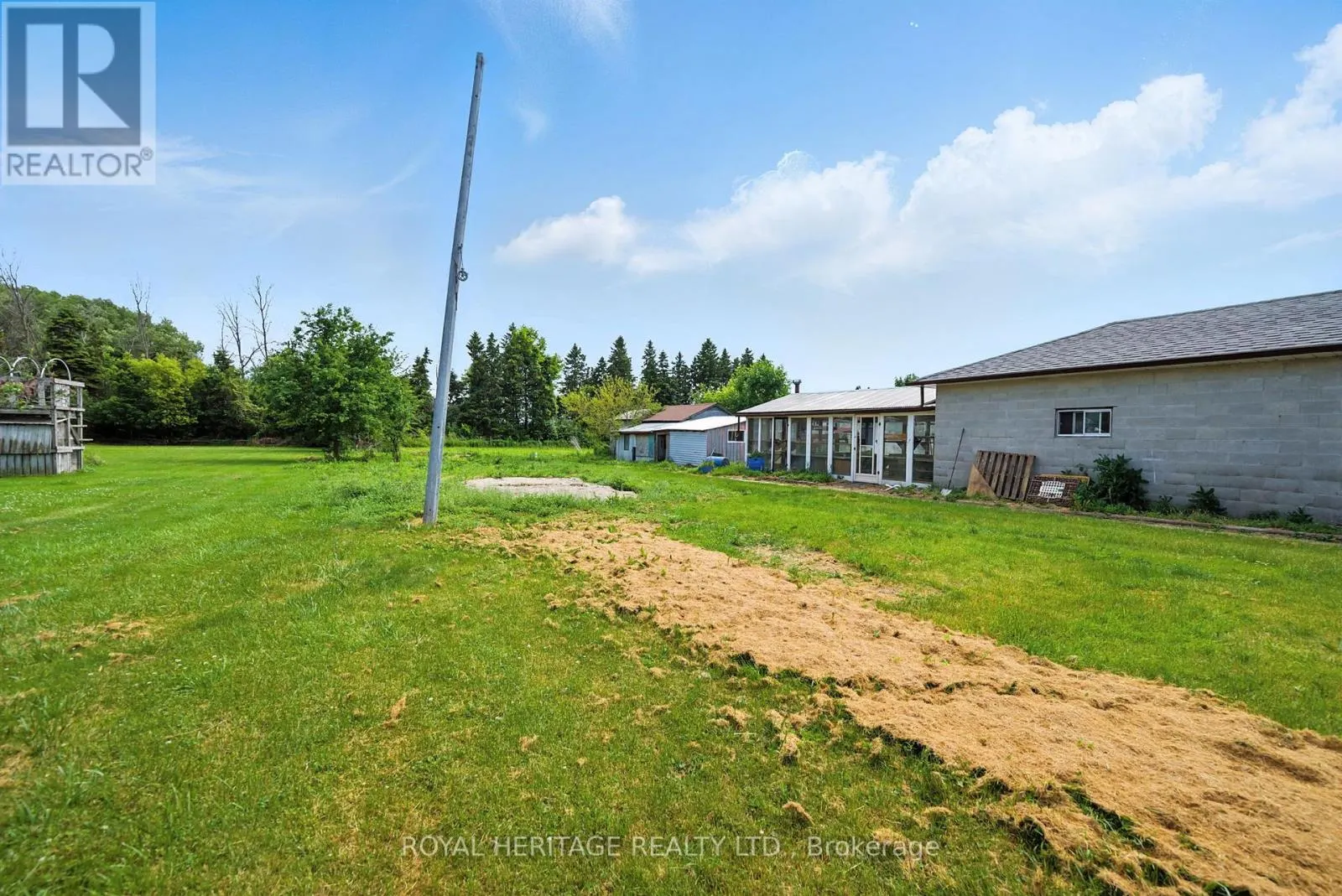 1595 TAUNTON ROAD