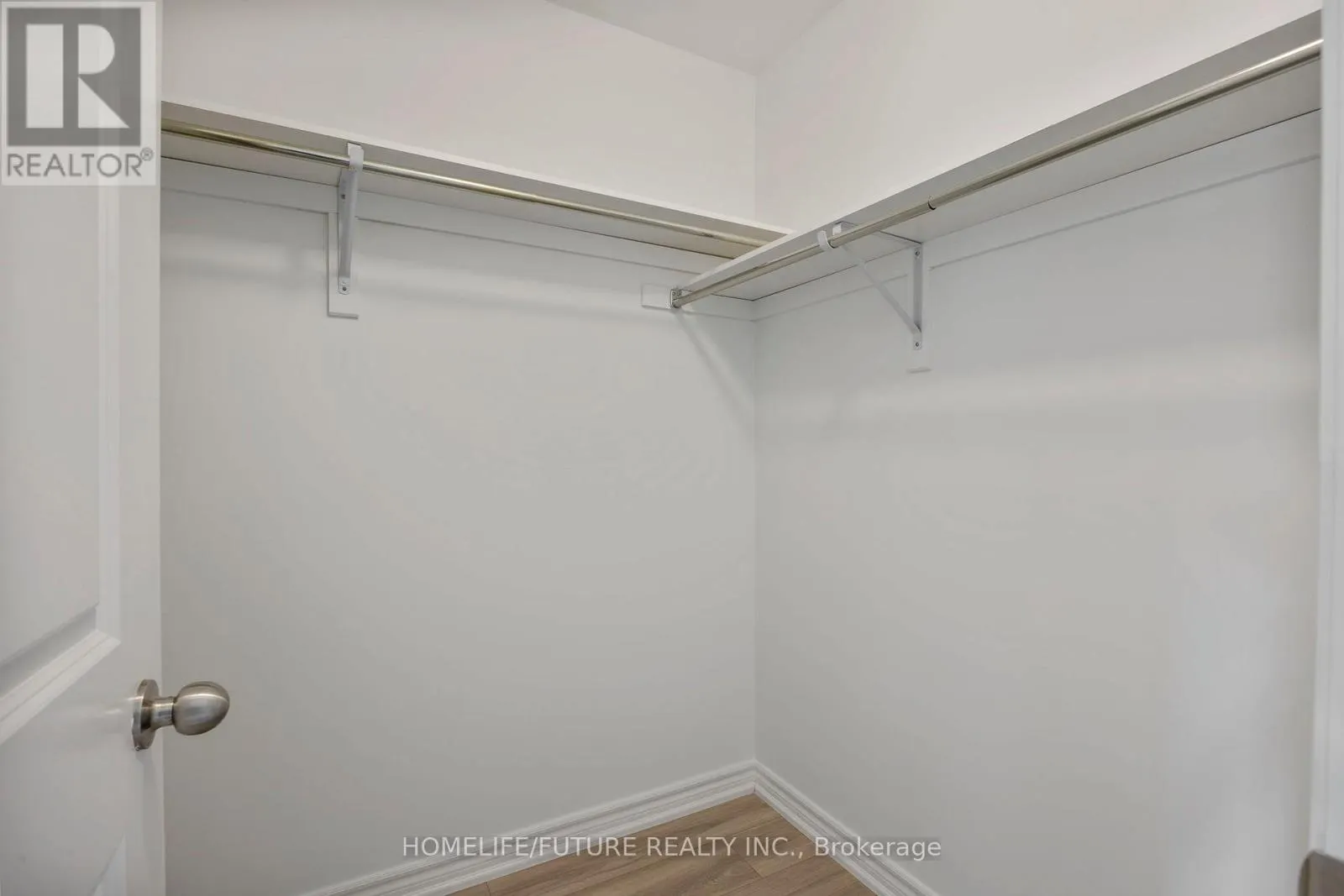 10 BRENT CRESCENT