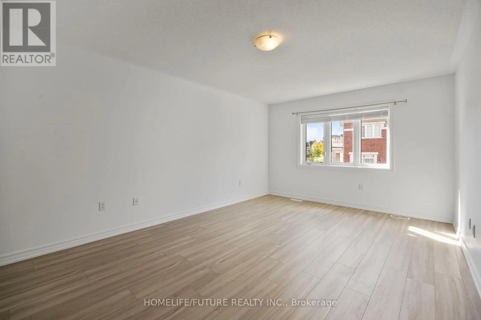 10 BRENT CRESCENT
