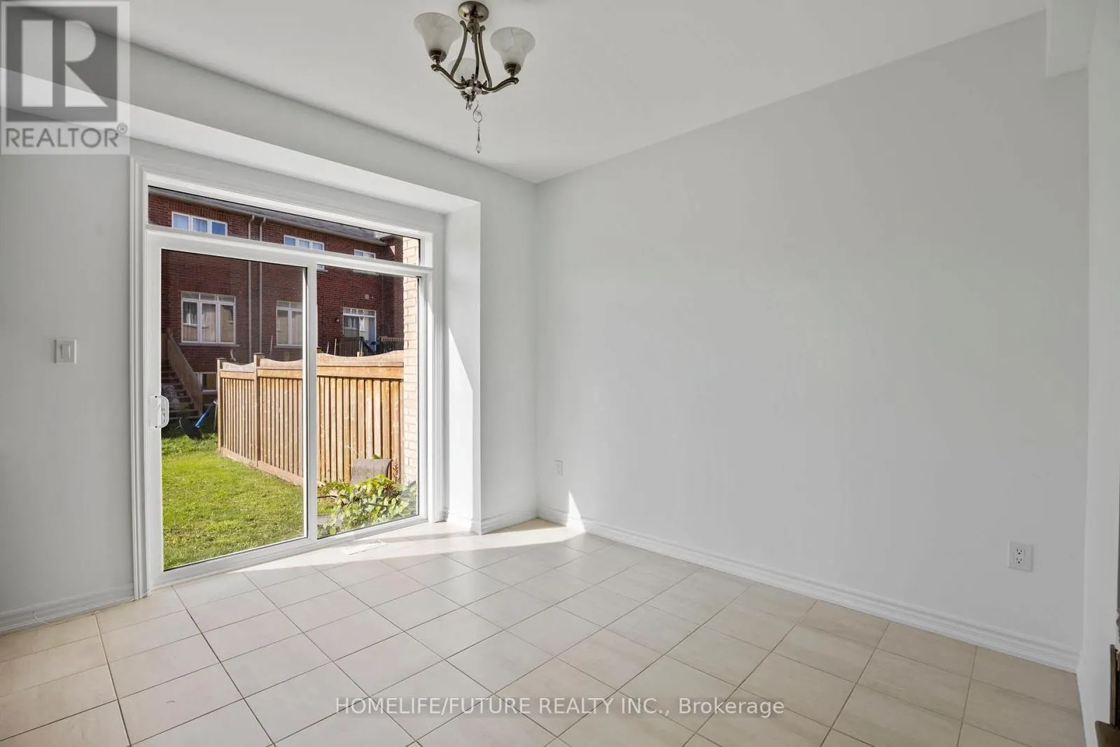 10 BRENT CRESCENT