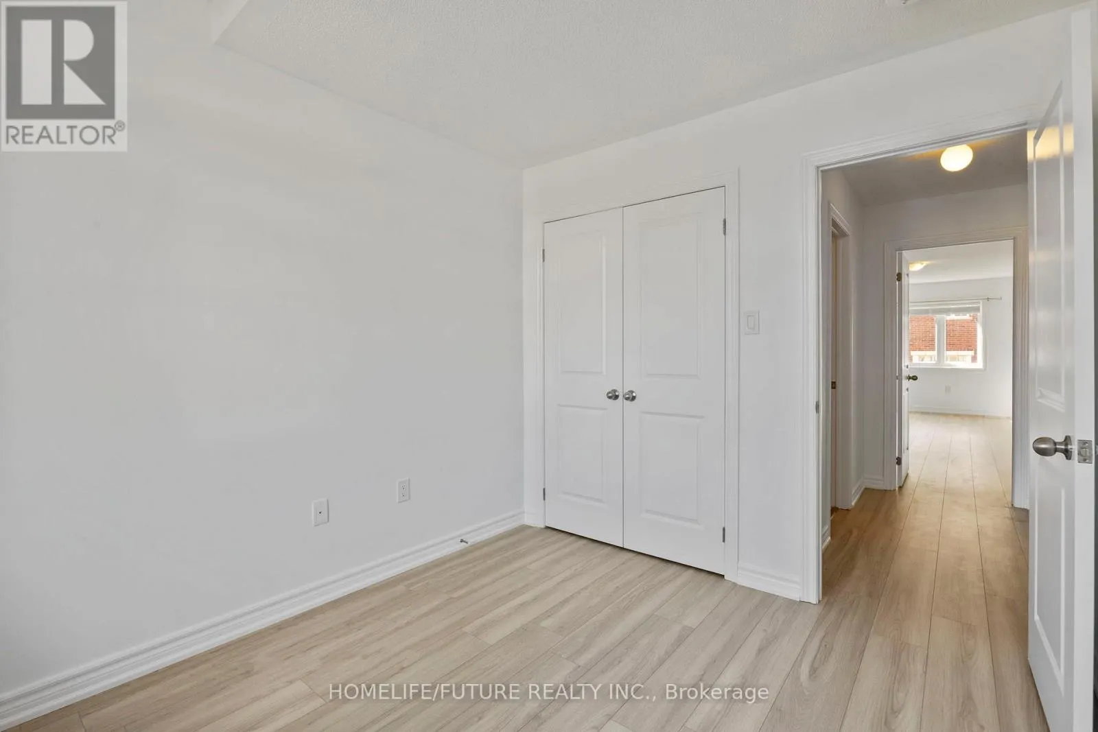 10 BRENT CRESCENT