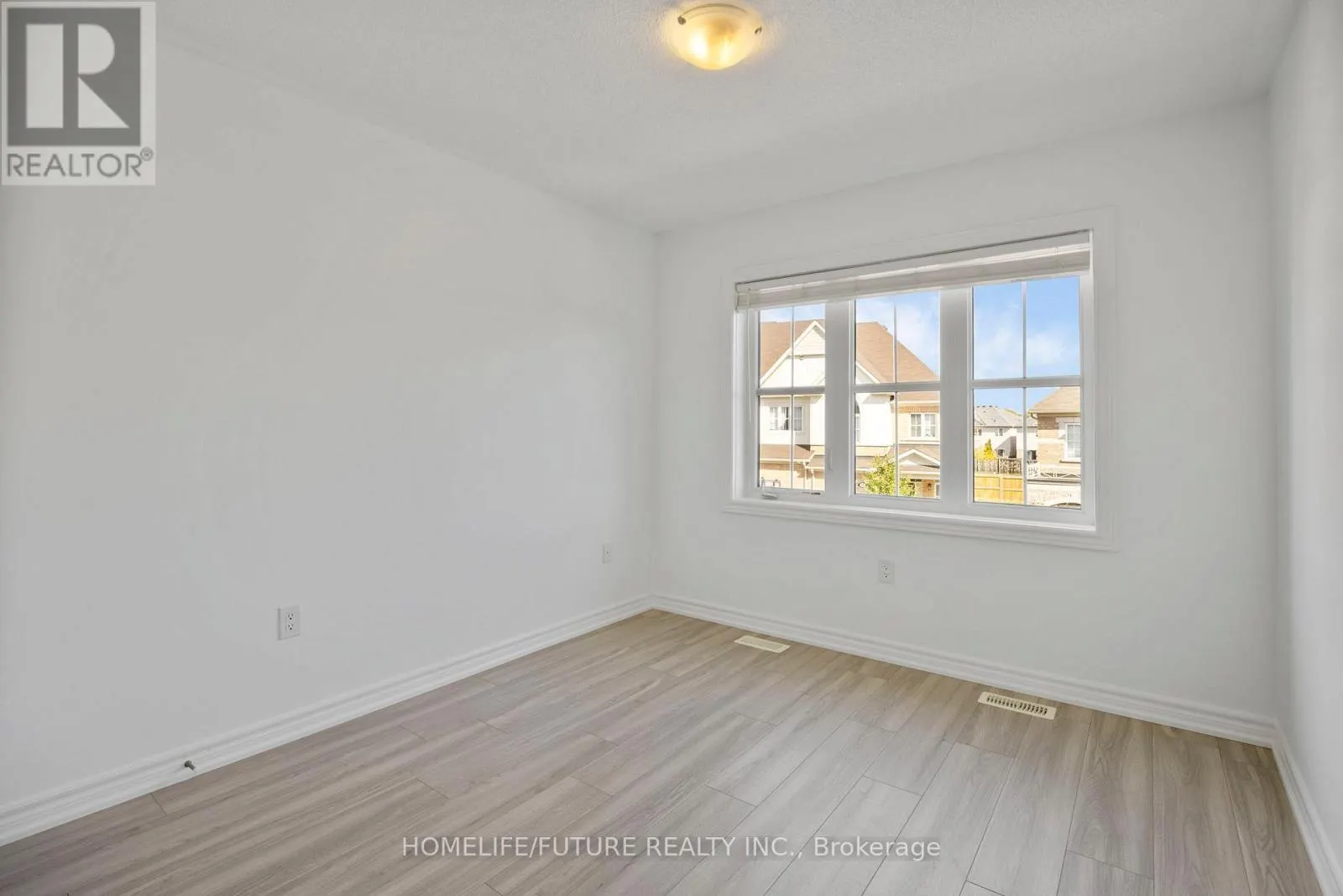 10 BRENT CRESCENT