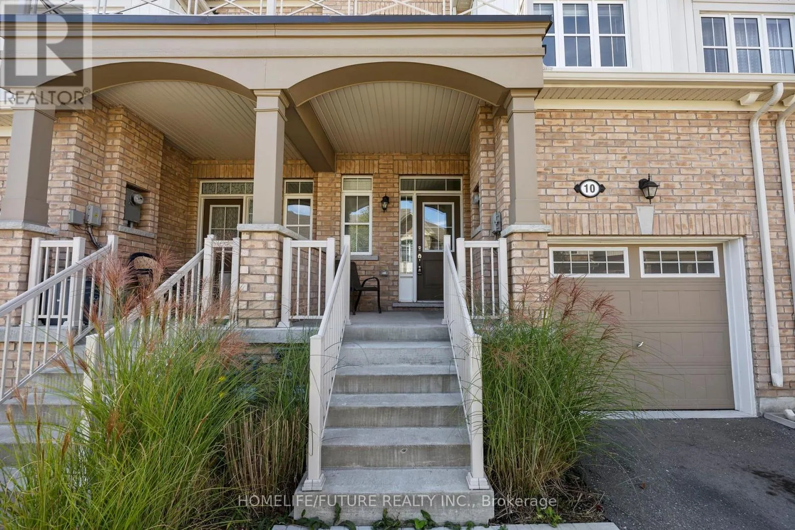 10 BRENT CRESCENT