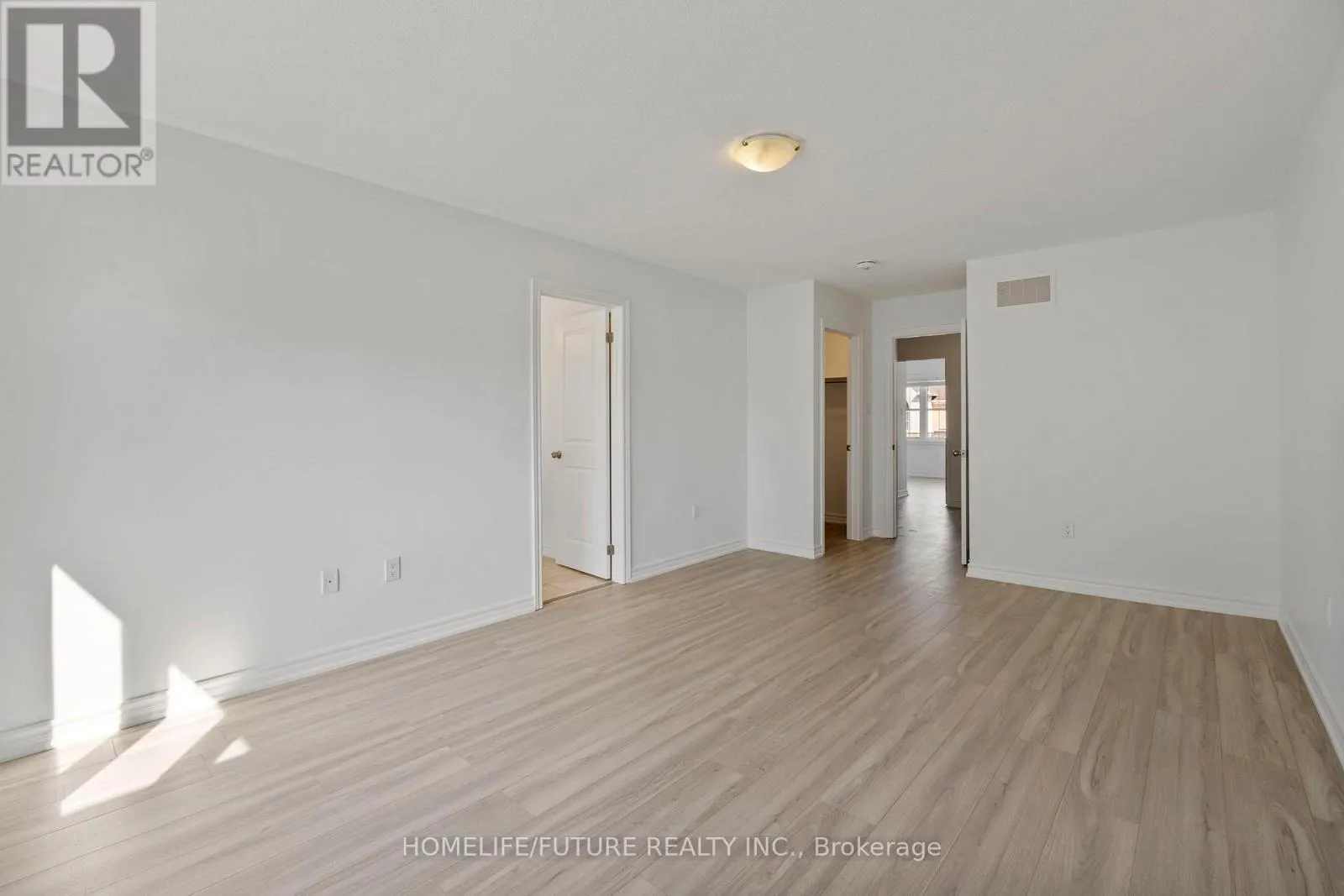 10 BRENT CRESCENT