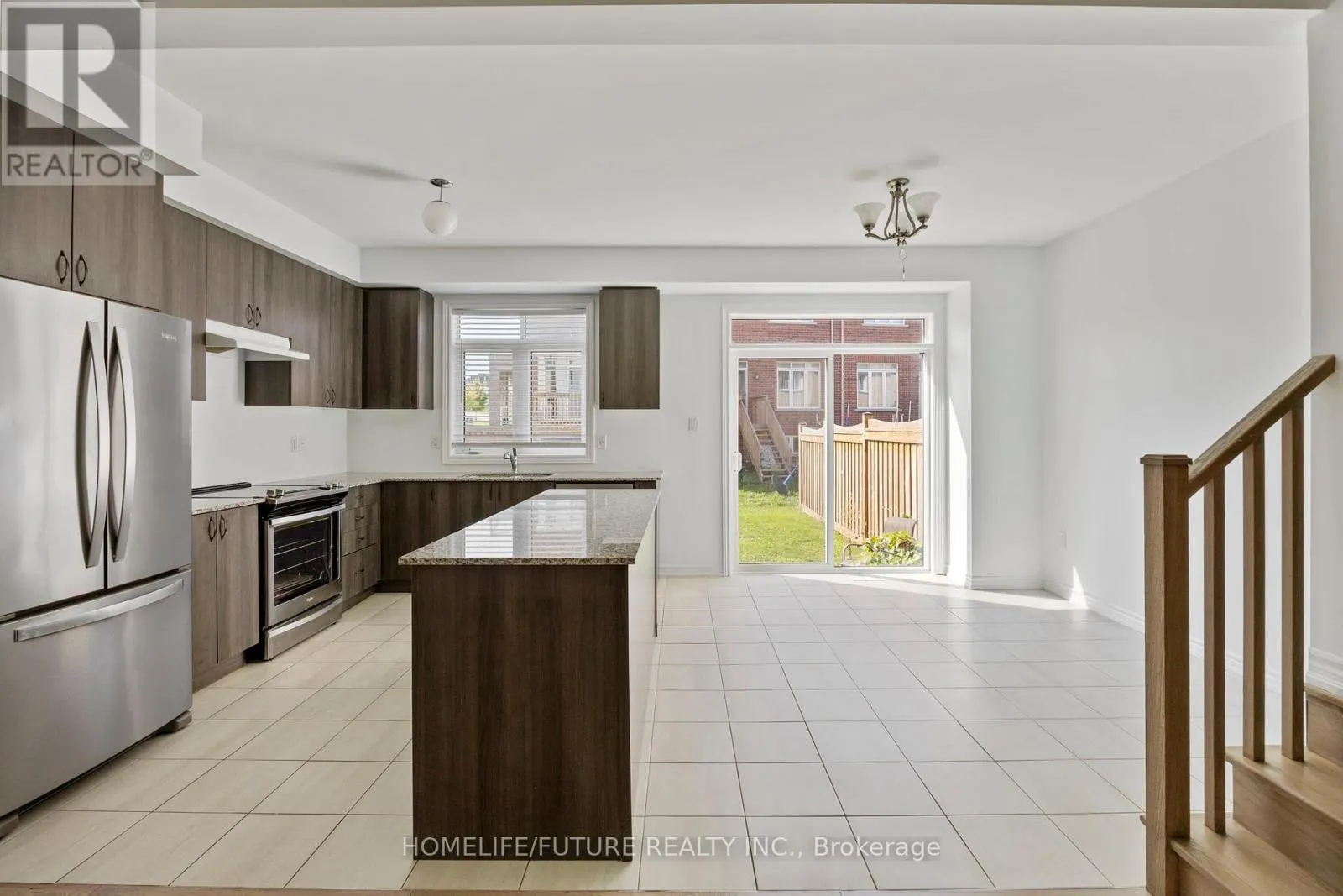 10 BRENT CRESCENT