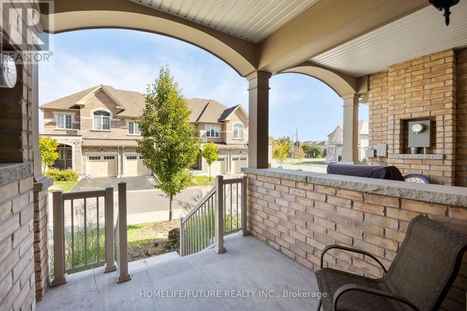 10 BRENT CRESCENT