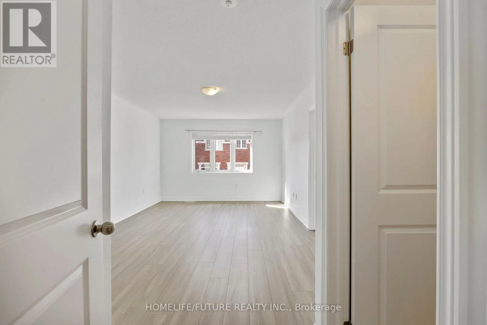 10 BRENT CRESCENT