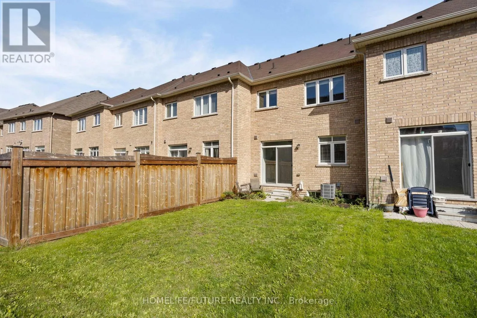10 BRENT CRESCENT