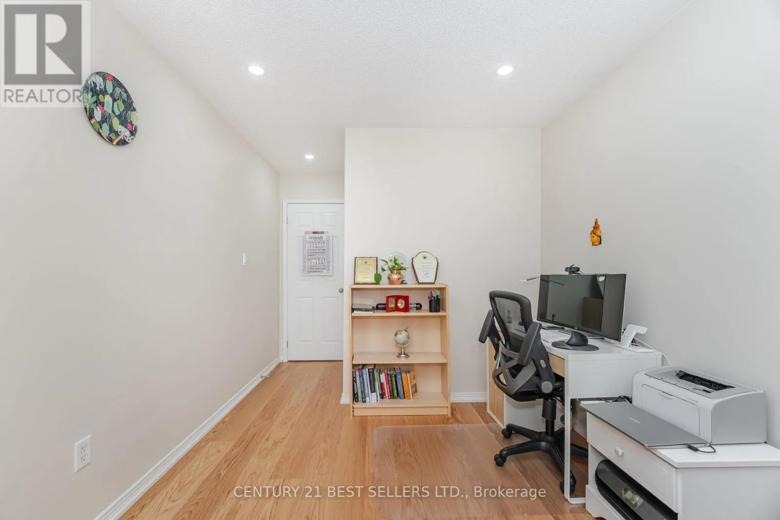 82 PILKINGTON DRIVE