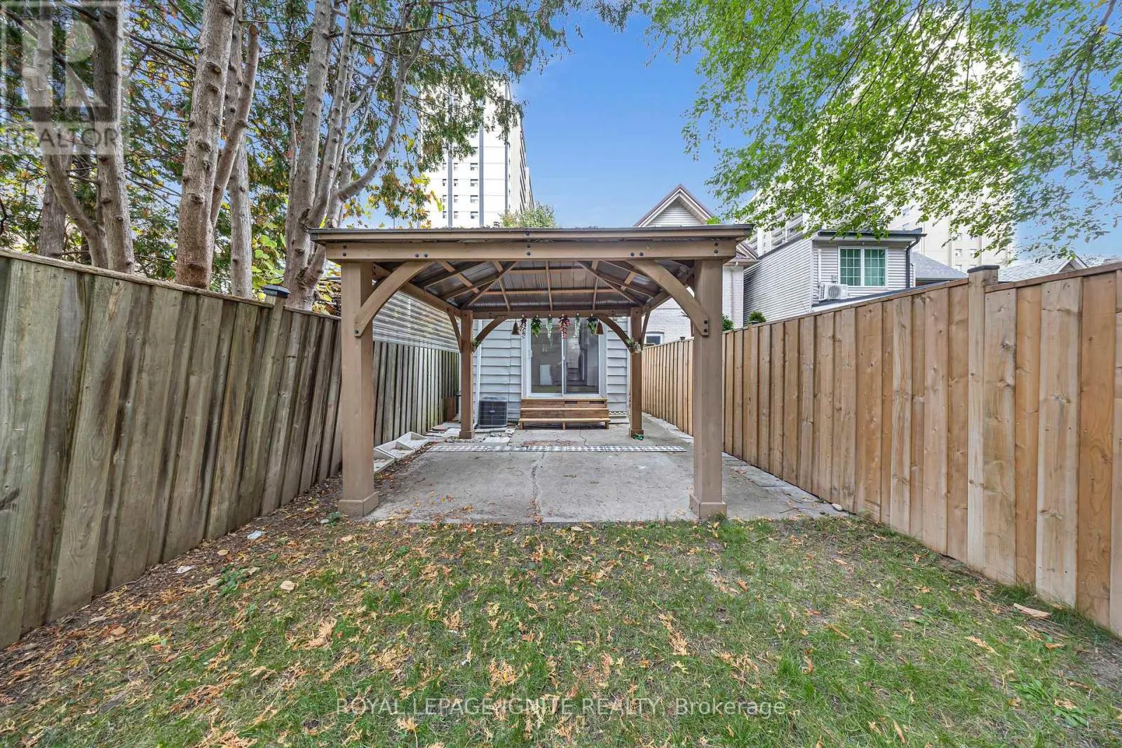 148 BARRINGTON AVENUE