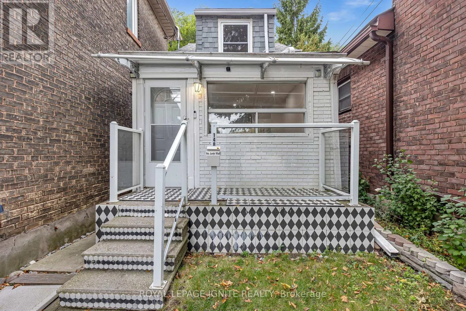 148 BARRINGTON AVENUE